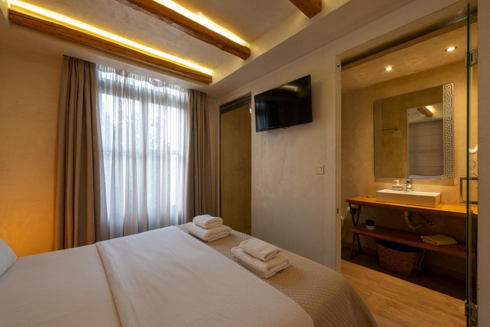 קלמאטה Panellinion Luxury Rooms מראה חיצוני תמונה