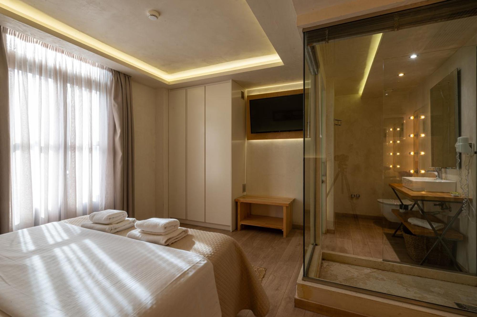קלמאטה Panellinion Luxury Rooms מראה חיצוני תמונה