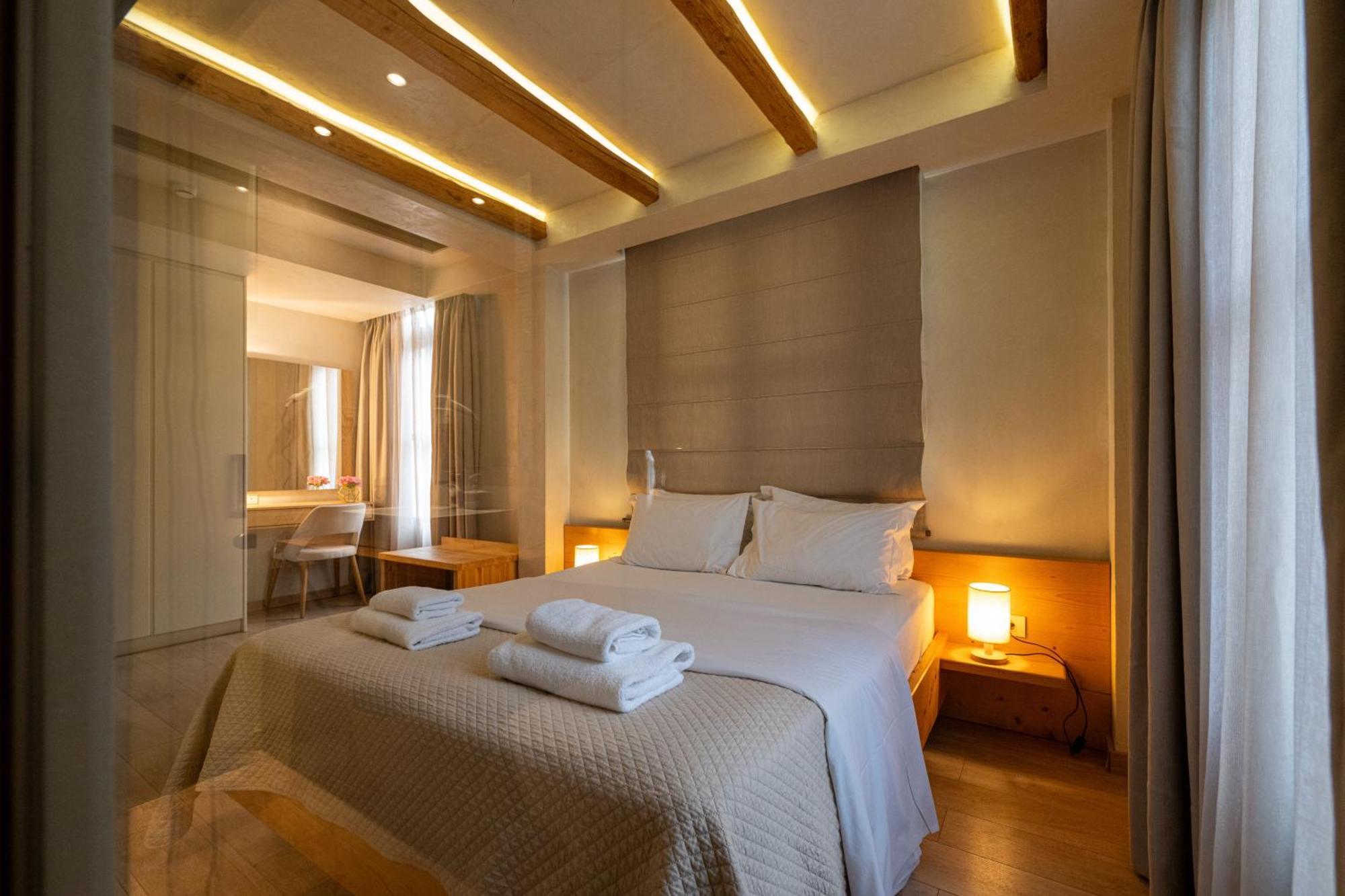קלמאטה Panellinion Luxury Rooms מראה חיצוני תמונה