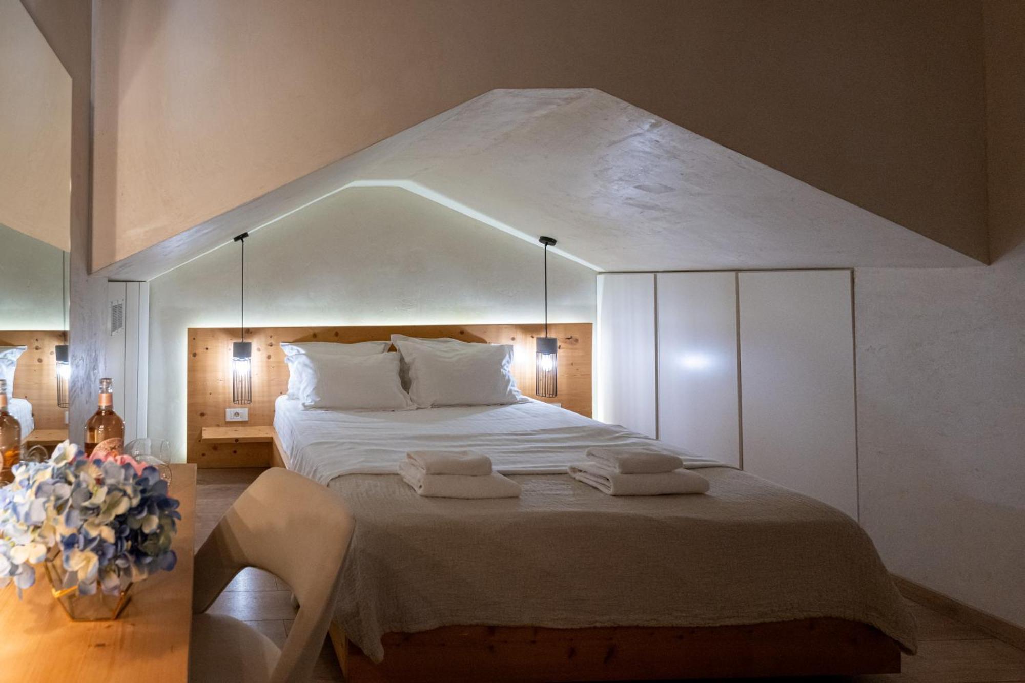 קלמאטה Panellinion Luxury Rooms מראה חיצוני תמונה