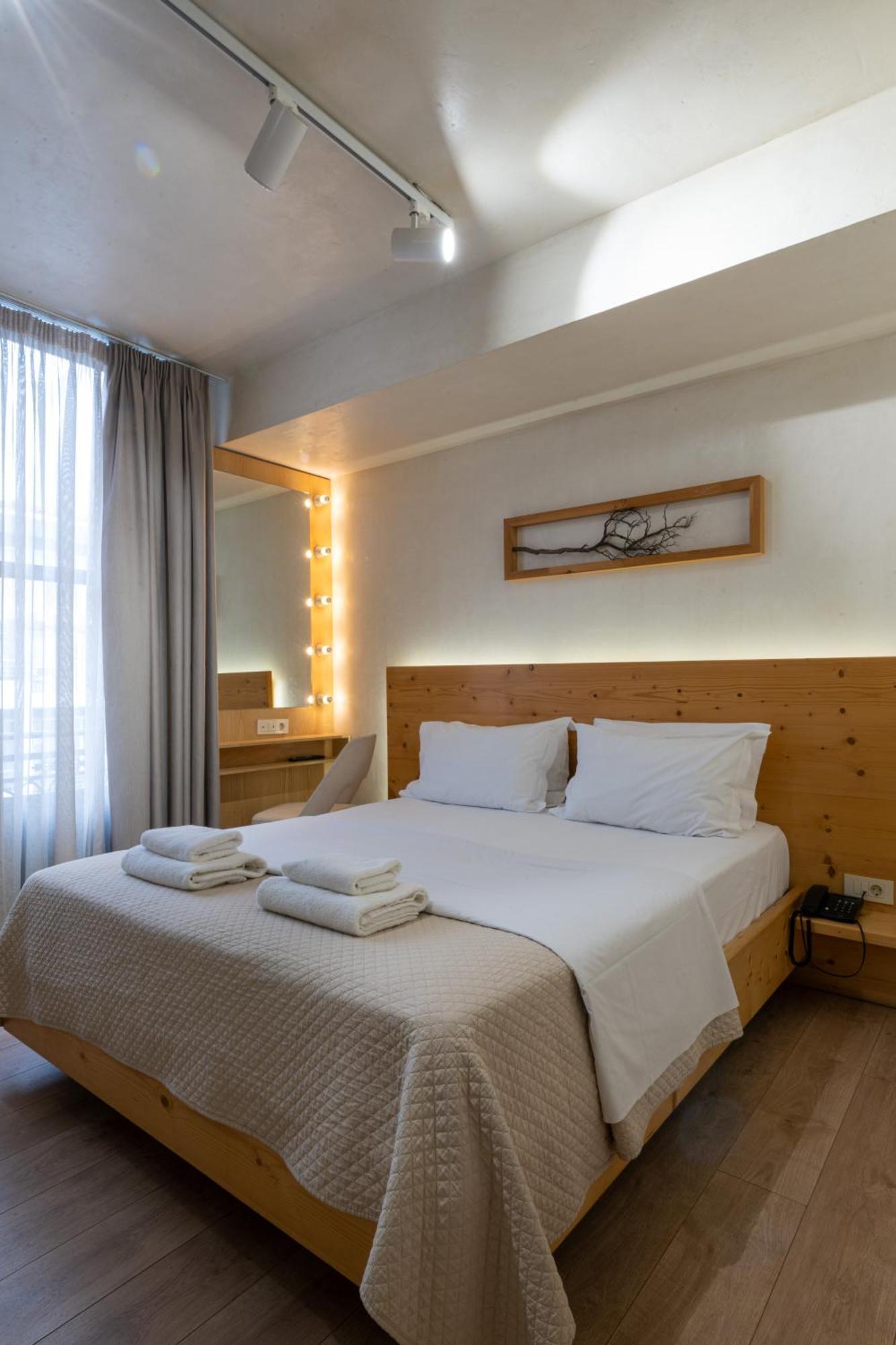 קלמאטה Panellinion Luxury Rooms מראה חיצוני תמונה